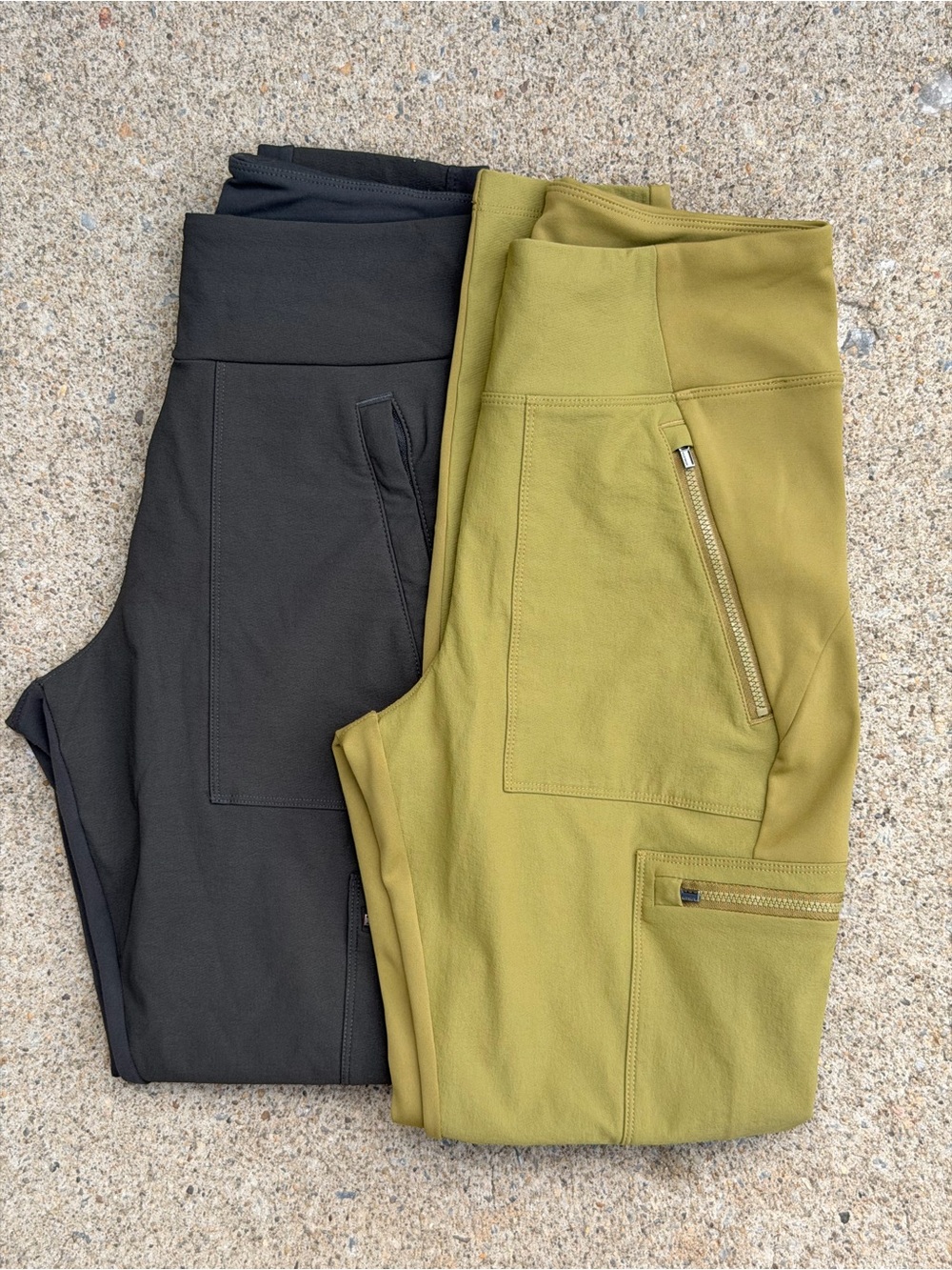Athleta Headlands Hybrid Cargo Pants Leggings Size 4 Lot of 2